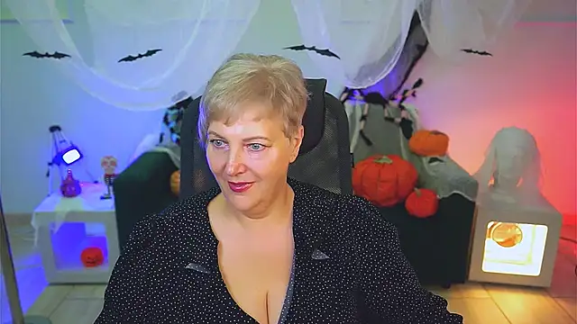 MaryMogan online show from 17, 10, 2025