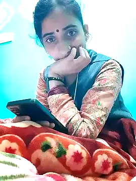 Snapshot of Pahadi_couple chatting on 5, 10, 2025 Pahadi couple online show from 5, 10, 2025