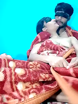 Snapshot of Pahadi_couple chatting on 18, 10, 2025 Pahadi couple online show from 18, 10, 2025