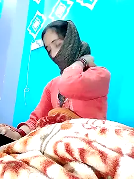 Snapshot of Pahadi_couple chatting on 27, 10, 2025 Pahadi couple online show from 27, 10, 2025