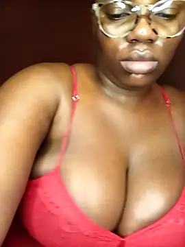 Snapshot of TheSpiceyQueen chatting on 21, 12, 2025 TheSpiceyQueen online show from 21, 12, 2025
