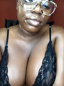 Snapshot of TheSpiceyQueen chatting on 7, 2, 2026 TheSpiceyQueen online show from 7, 2, 2026