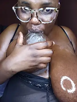 Snapshot of TheSpiceyQueen chatting on 20, 2, 2026 TheSpiceyQueen online show from 20, 2, 2026