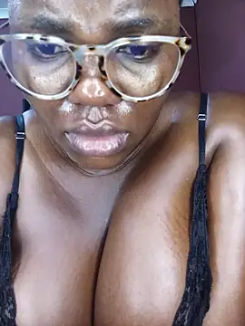 Snapshot of TheSpiceyQueen chatting on 1, 4, 2026 TheSpiceyQueen online show from 1, 4, 2026