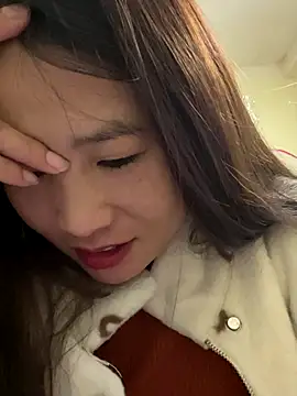 Snapshot of LiLy-0477 chatting on 17, 11, 2025 LiLy-0477 online show from 17, 11, 2025