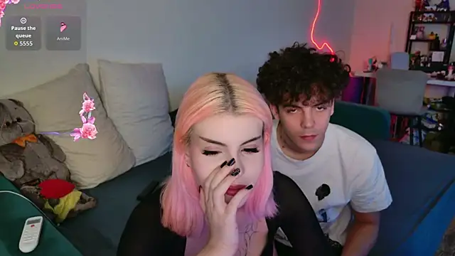 Alice18James online show from 16, 9, 2025