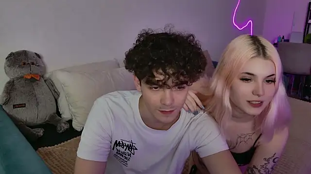 Alice18James online show from 25, 9, 2025