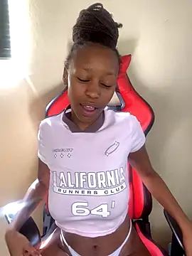 SexyPetitex25 online show from 2, 11, 2025