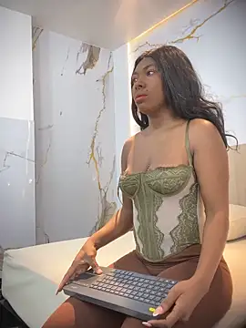 Snapshot of emily_browne chatting on 30, 10, 2025 emily browne online show from 30, 10, 2025