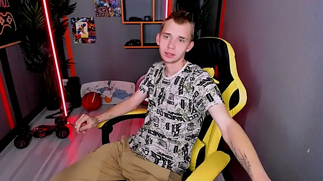 Snapshot of TimBlaks chatting on 5, 10, 2025 TimBlaks online show from 5, 10, 2025