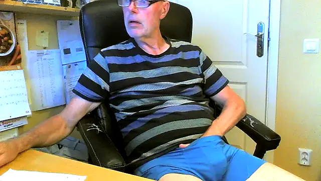 Snapshot of Klipparn chatting on 24, 5, 2026 Klipparn online show from 24, 5, 2026