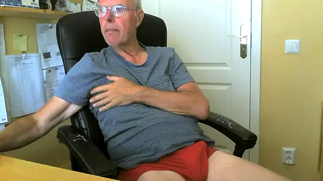 Snapshot of Klipparn chatting on 22, 6, 2026 Klipparn online show from 22, 6, 2026