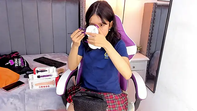 Snapshot of Miyu_Komori chatting on 8, 5, 2026 Miyu Komori online show from 8, 5, 2026