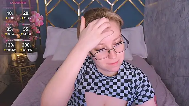 AlexandraGreen online show from 6, 4, 2026