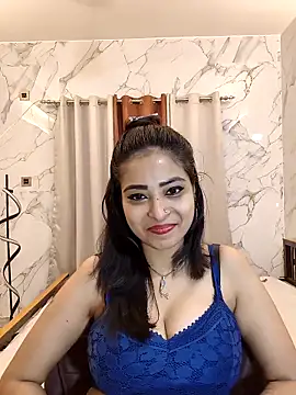 QUEEN-ADITI online show from 8, 3, 2026