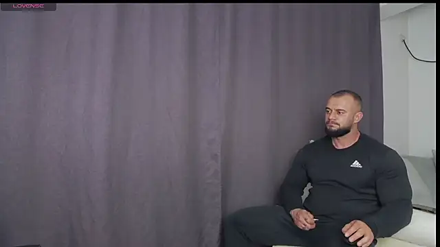 Snapshot of RickyMiami1 chatting on 10, 10, 2025 RickyMiami1 online show from 10, 10, 2025