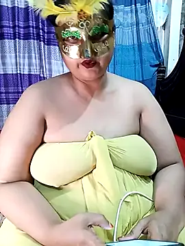 Snapshot of Tanisha-Chy chatting on 25, 4, 2026 Tanisha-Chy online show from 25, 4, 2026