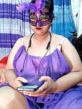 Snapshot of Tanisha-Chy chatting on 7, 5, 2026 Tanisha-Chy online show from 7, 5, 2026
