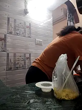 Snapshot of meenu_bhabhi547 chatting on 25, 10, 2025 meenu bhabhi547 online show from 25, 10, 2025