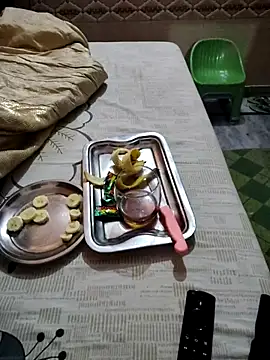 Snapshot of meenu_bhabhi547 chatting on 1, 11, 2025 meenu bhabhi547 online show from 1, 11, 2025