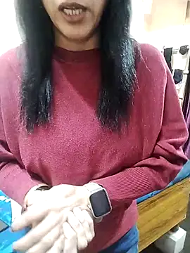 Snapshot of meenu_bhabhi547 chatting on 24, 11, 2025 meenu bhabhi547 online show from 24, 11, 2025