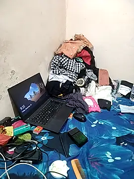 Snapshot of meenu_bhabhi547 chatting on 28, 11, 2025 meenu bhabhi547 online show from 28, 11, 2025