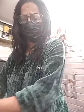 Snapshot of meenu_bhabhi547 chatting on 19, 12, 2025 meenu bhabhi547 online show from 19, 12, 2025