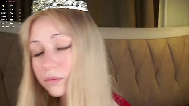 Snapshot of MarciDarugar chatting on 4, 12, 2025 MarciDarugar online show from 4, 12, 2025