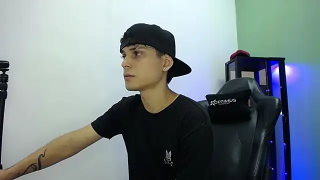 dilan hott  online show from 13, 12, 2025