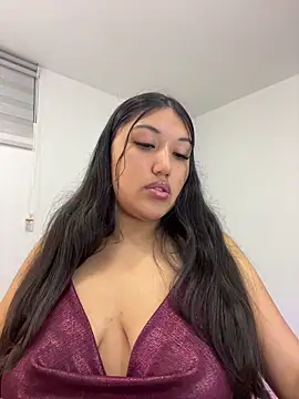 Snapshot of SharaRous chatting on 2, 5, 2026 SharaRous online show from 2, 5, 2026