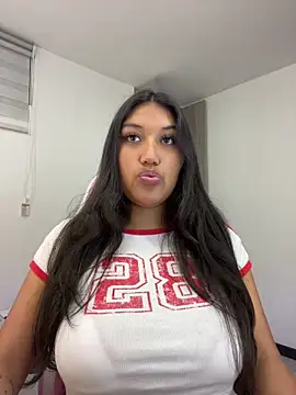 Snapshot of SharaRous chatting on 27, 5, 2026 SharaRous online show from 27, 5, 2026