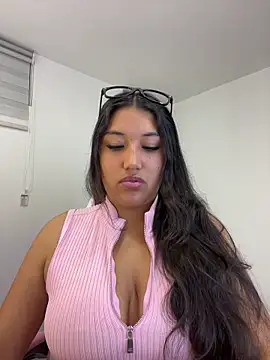 Snapshot of SharaRous chatting on 31, 5, 2026 SharaRous online show from 31, 5, 2026