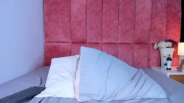 kittyy milk 001 online show from 9, 1, 2026