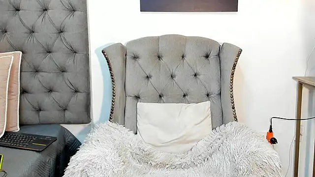 nahiroby ebony online show from 23, 9, 2025