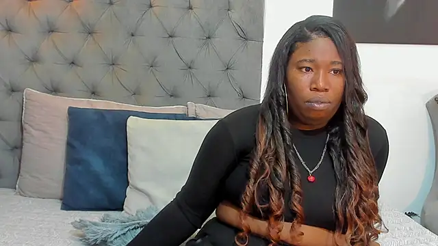 nahiroby ebony online show from 15, 4, 2026