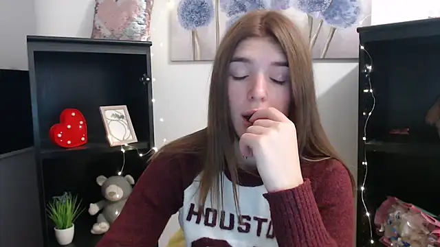 JuiceLips   online show from 22, 10, 2025