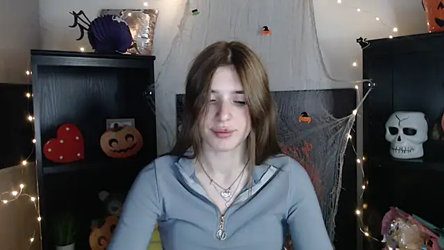 JuiceLips   online show from 3, 11, 2025