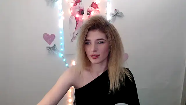 JuiceLips   online show from 28, 11, 2025