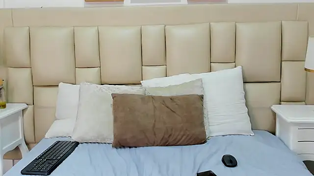 SkinnyGirl 28 online show from 15, 1, 2026