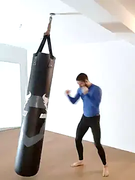 Snapshot of EyesNeverLies chatting on 5, 10, 2025 EyesNeverLies online show from 5, 10, 2025