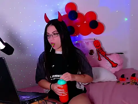 Snapshot of SofiKray chatting on 14, 10, 2025 SofiKray online show from 14, 10, 2025