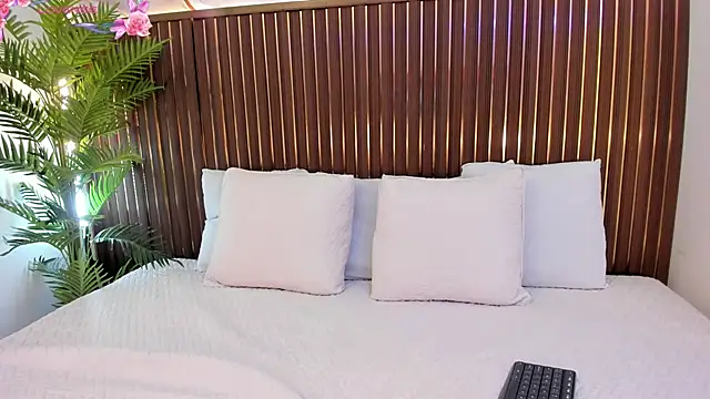 Roxie-NS online show from 9, 1, 2026