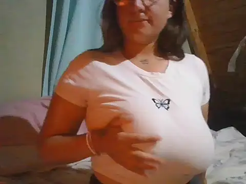 Snapshot of LizaDaki chatting on 17, 11, 2025 LizaDaki online show from 17, 11, 2025