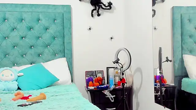 Rihanna hotx online show from 15, 10, 2025