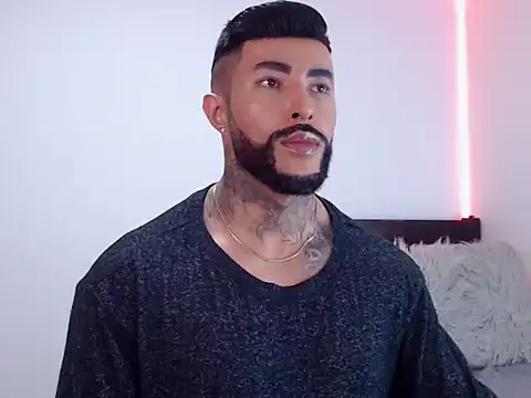 andrea de lucaa online show from 23, 10, 2025