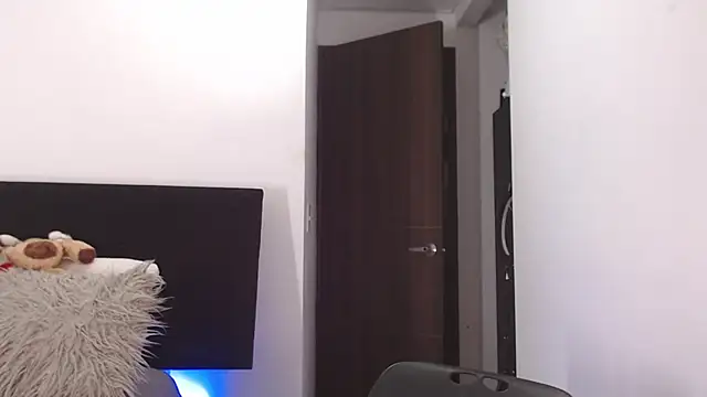 Snapshot of andrea_de_lucaa chatting on 7, 6, 2026 andrea de lucaa online show from 7, 6, 2026