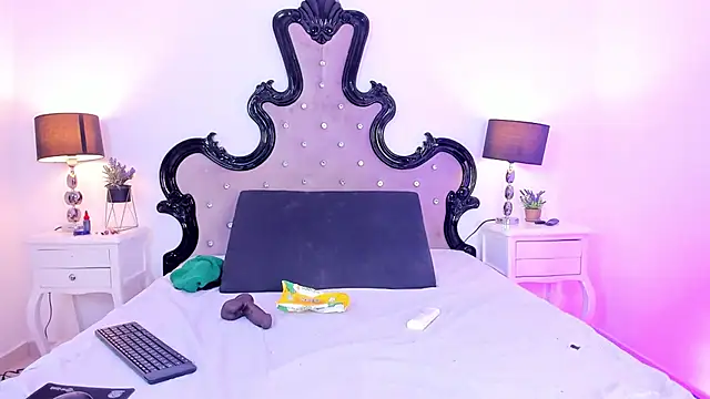 Snapshot of _analyy_ chatting on 24, 9, 2025 analyy online show from 24, 9, 2025