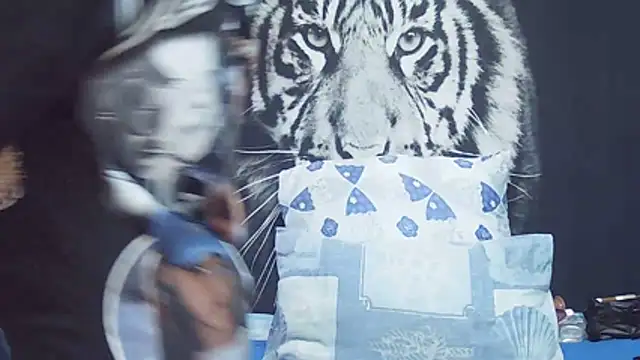 SweetPortableAmber online show from 11, 4, 2026