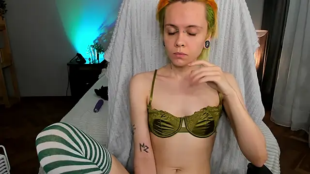 Snapshot of sweet_posya chatting on 19, 9, 2025 sweet posya online show from 19, 9, 2025