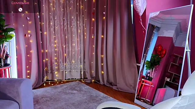 Lucy louras online show from 24, 2, 2026